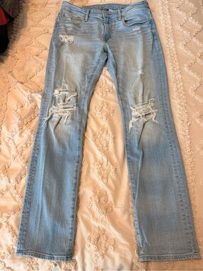 American Eagle Outfitters Light Blue Slim Men's Jeans with Knee Rips